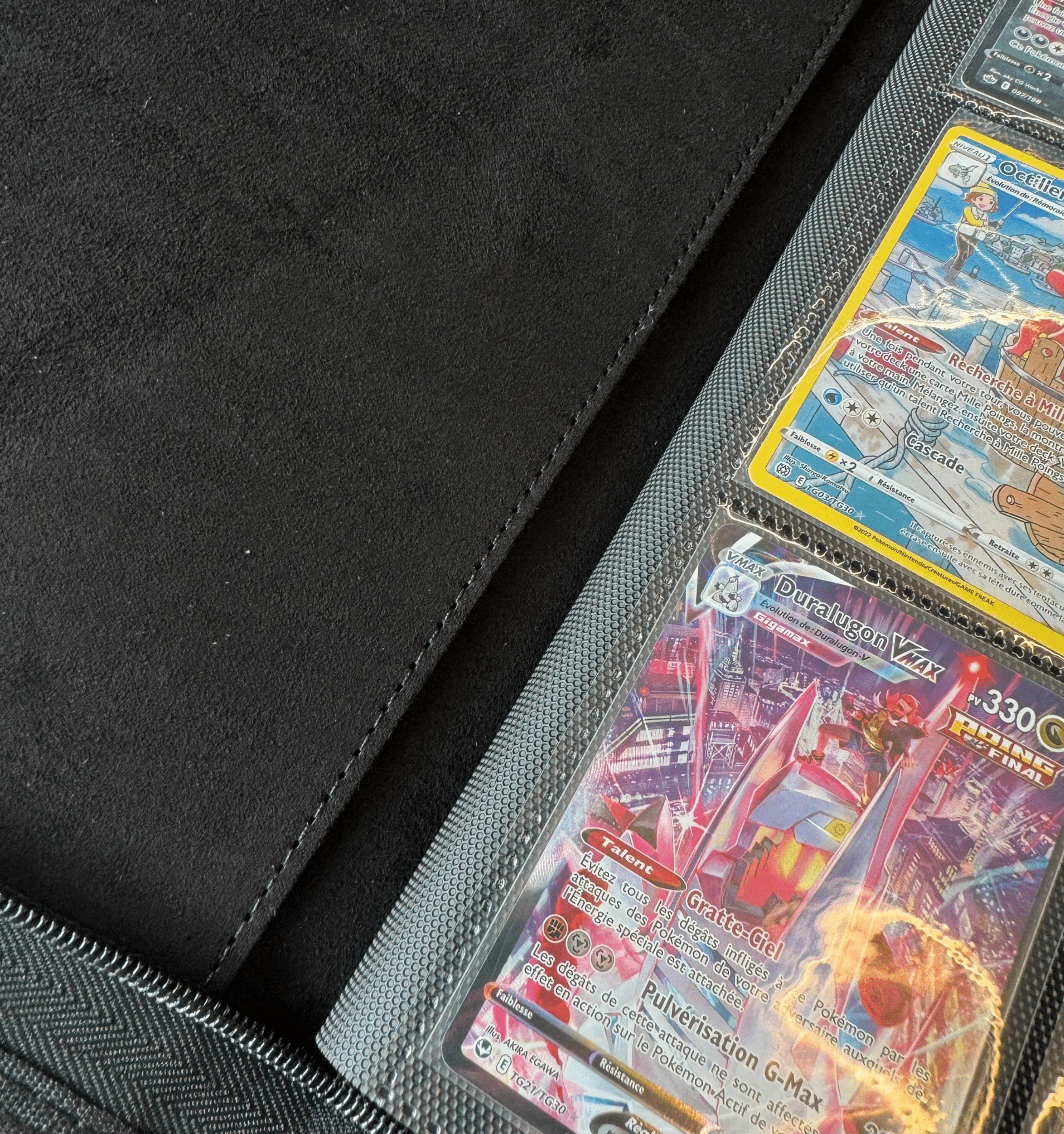 Binder 4x3 Noir Sneyzen Corp. - Classeur Pokémon 12 cartes par Page - sneyzencorp