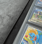 Binder Toploaders Noir Sneyzen Corp. - Classeur Rigide avec Zip pour Cartes Pokémon - sneyzencorp