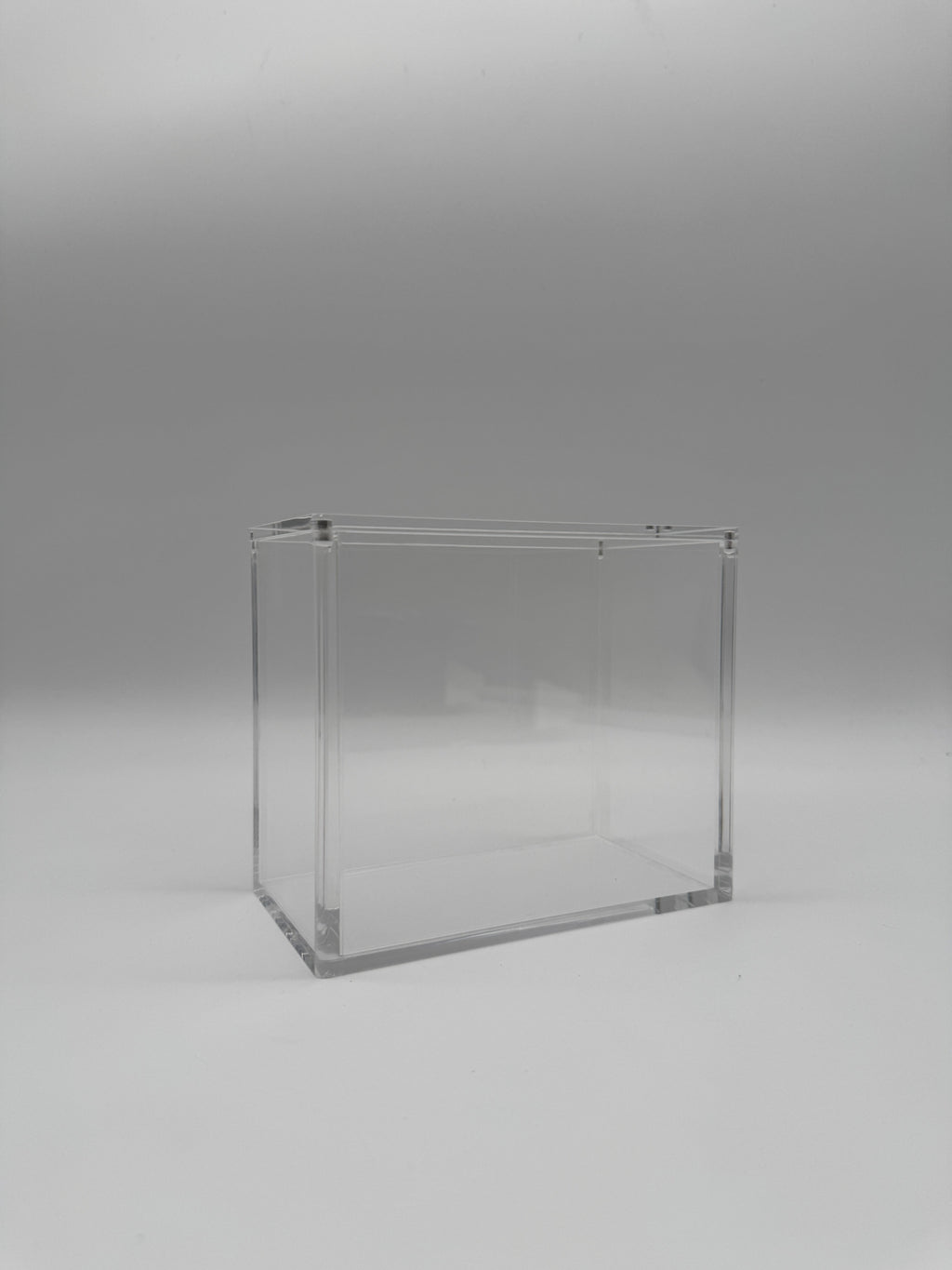 Protection acrylique magnétique Protech pour Display Pokémon FR, produit pour protéger vos displays sur Sneyzencorp.com