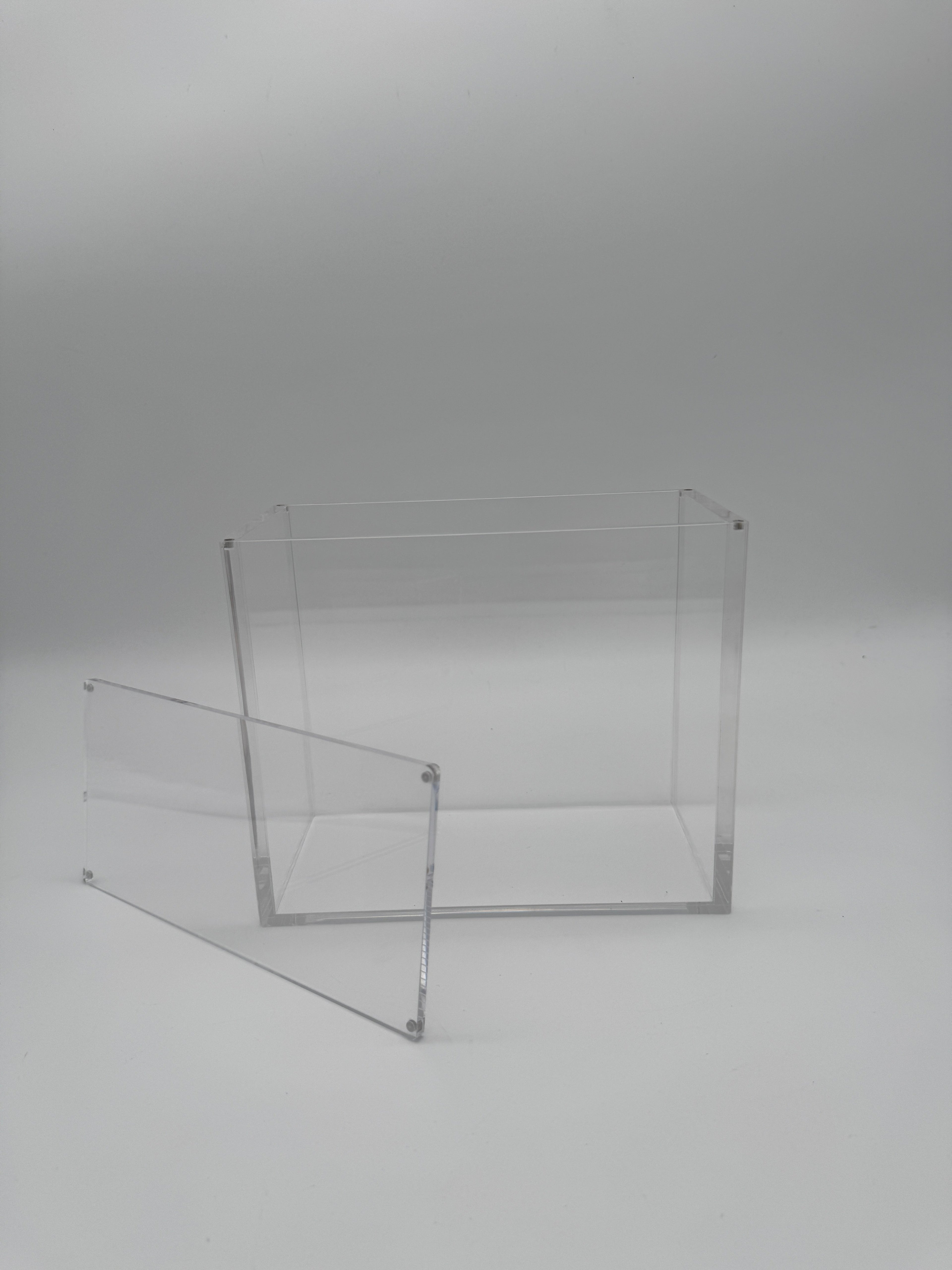 Protection acrylique magnétique Protech pour ETB Pokémon, produit idéal pour protéger vos coffrets sur Sneyzencorp.com