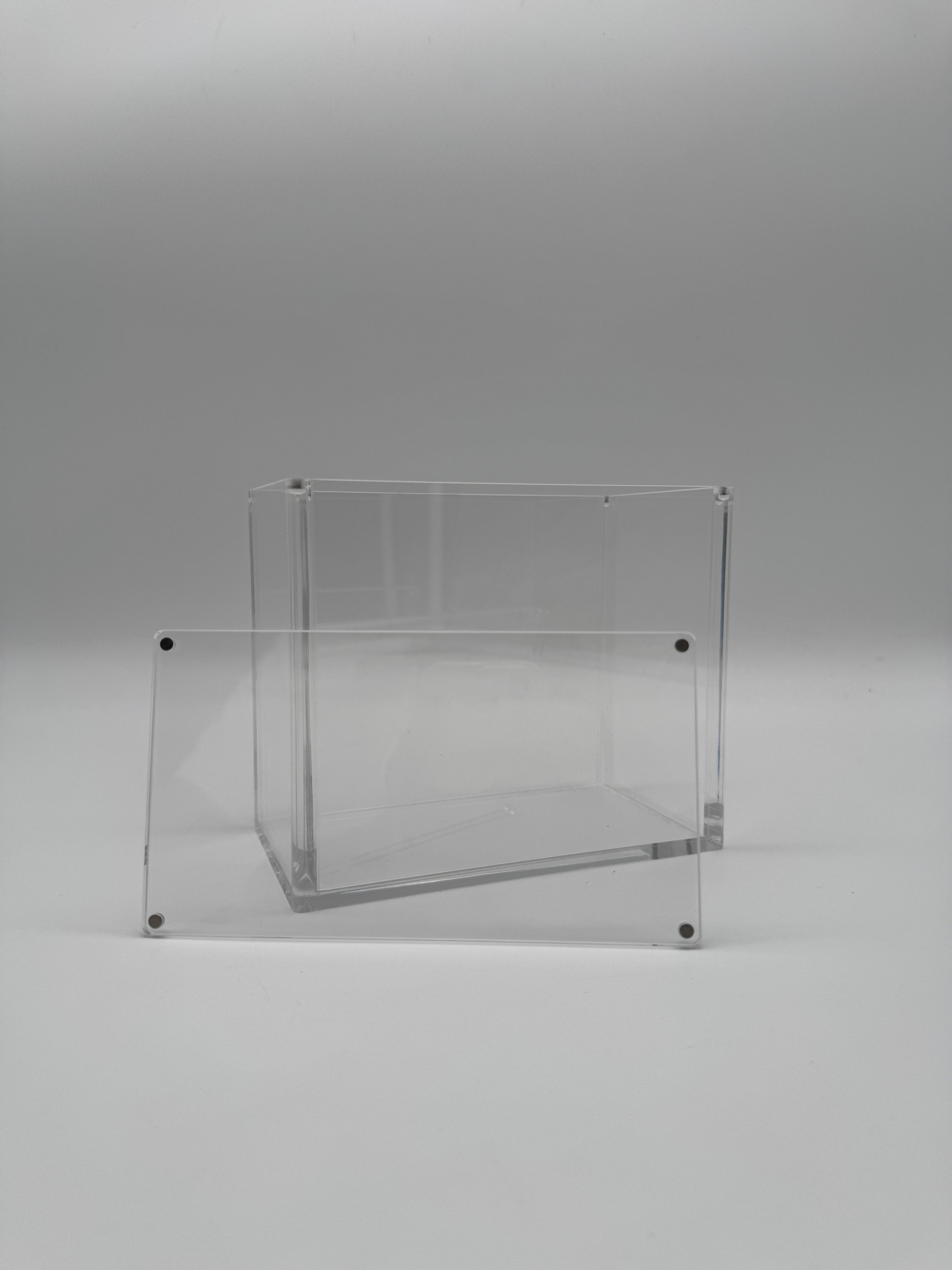 Protection acrylique magnétique Protech pour Display Pokémon FR, produit pour protéger vos displays sur Sneyzencorp.com